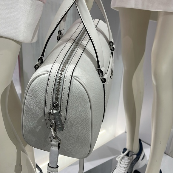 MICHAEL KORS JST TRAVEL MD DUFFLE SATCHEL SHOULDER CROSSBODY BAG MK  OPTIC WHITE - Picture 10 of 16